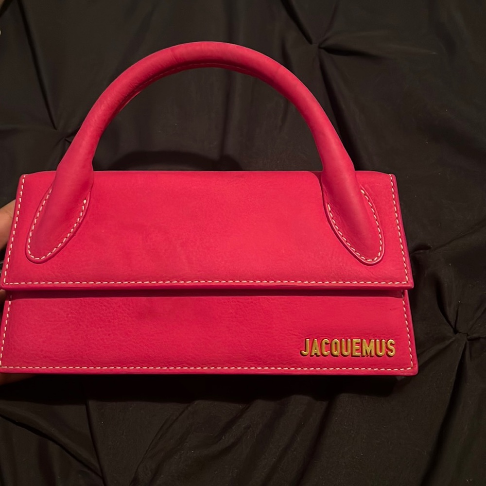 JACQUEMUS
Le Chiquito long baguette bag